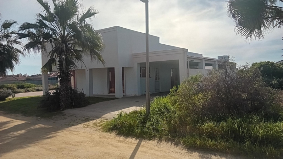 5 Bedroom Property for Sale in Bluewater Bay Western Cape